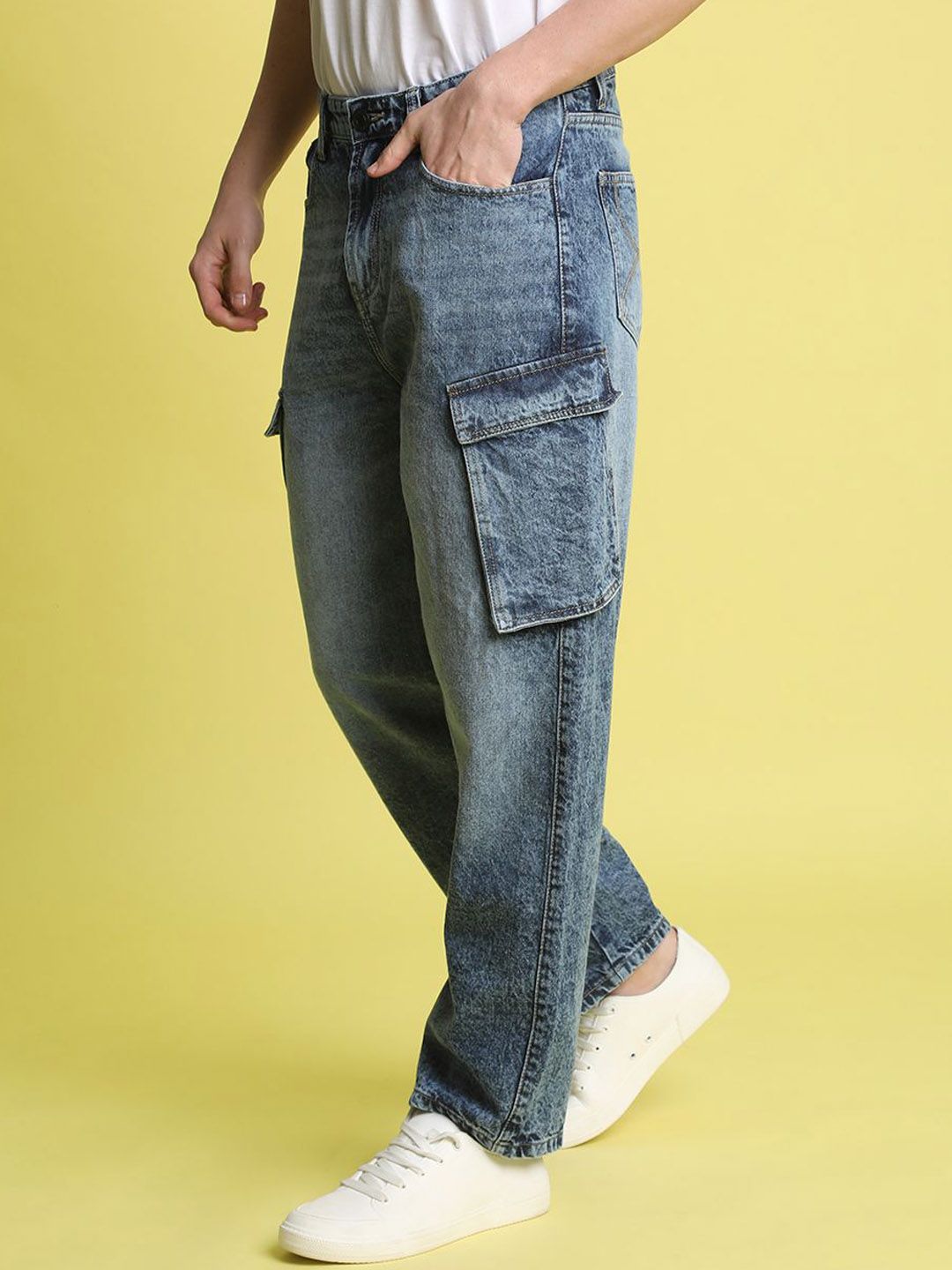 Bene Kleed Men Pure Cotton Light Fade Mid Rise Cargo  Jeans