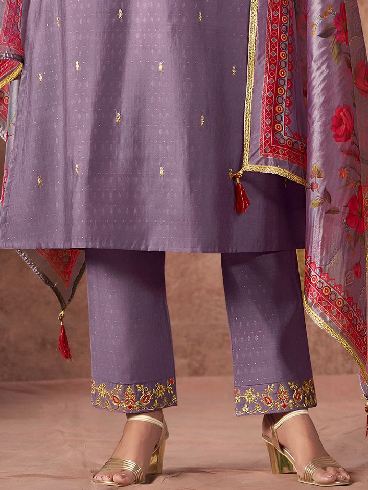 Varanga Women Floral Embroidered Regular Kurta with Trousers & With Dupatta