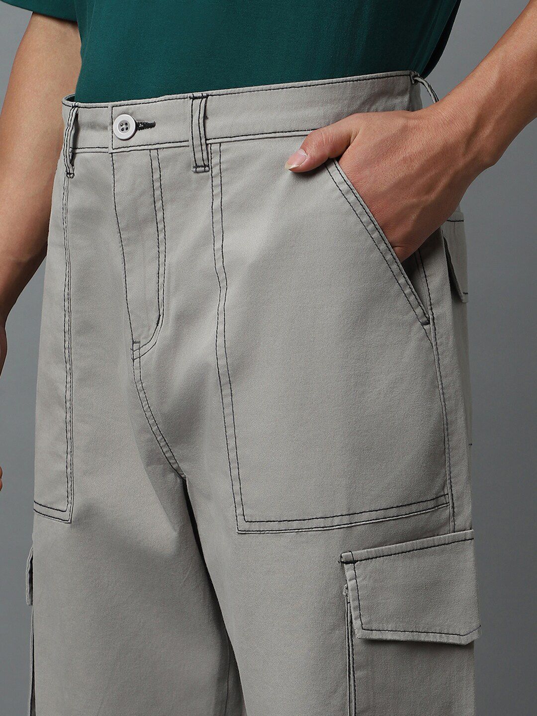 Bewakoof Men Baggy Oversized Cargo Pants