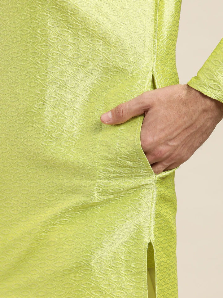 SOJANYA Men Green Woven Design Straight Kurta