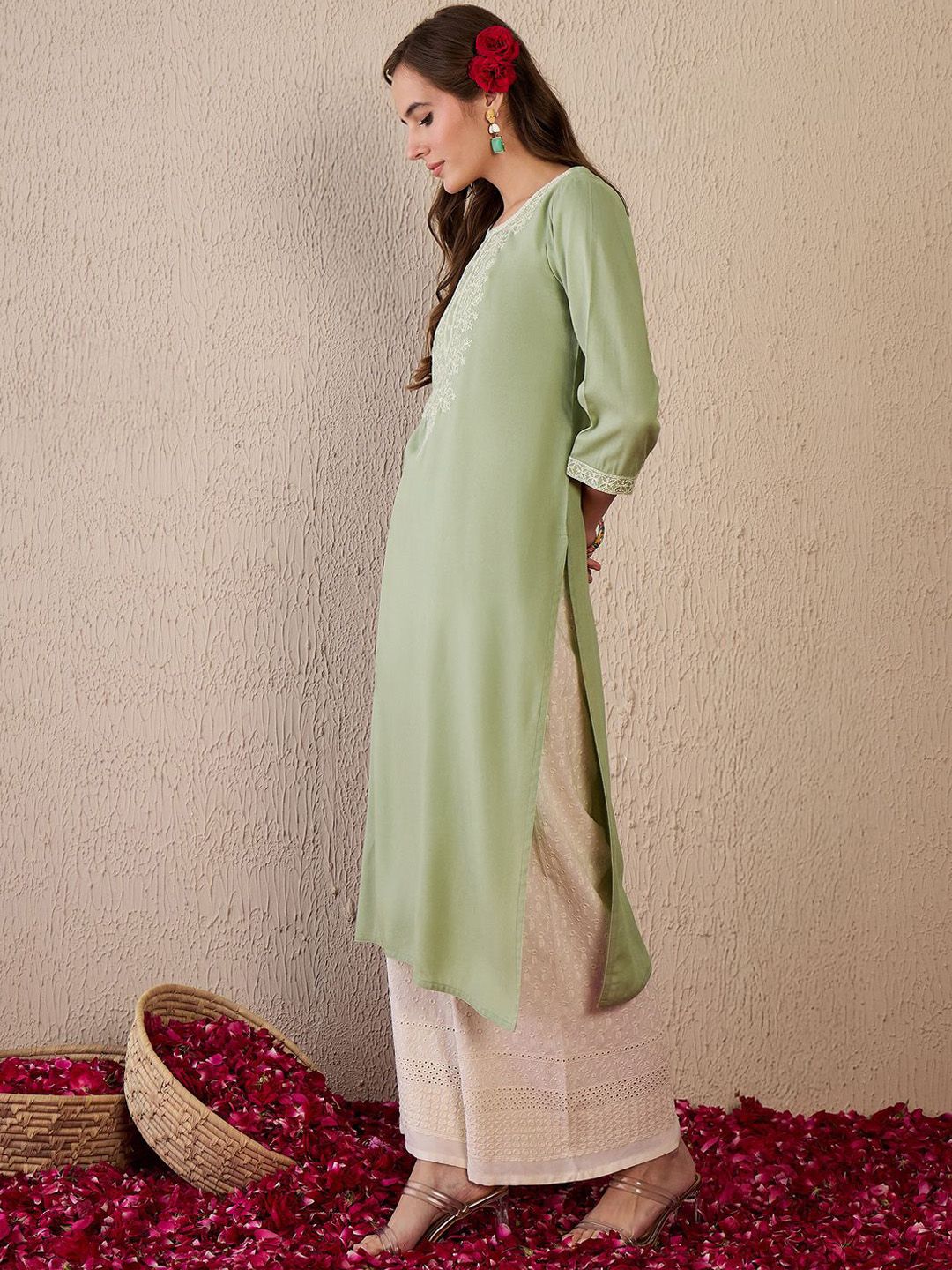 Indo Era Women Floral Embroidered Thread Work Kurta