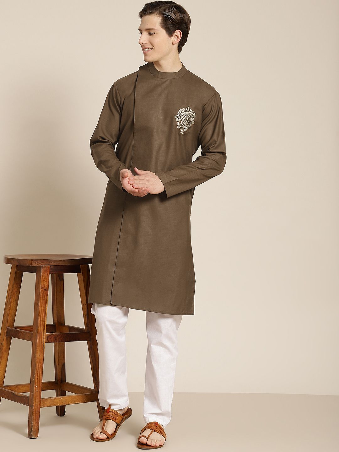 SOJANYA Men Olive Green & Golden Pure Cotton Thread Work Kurta