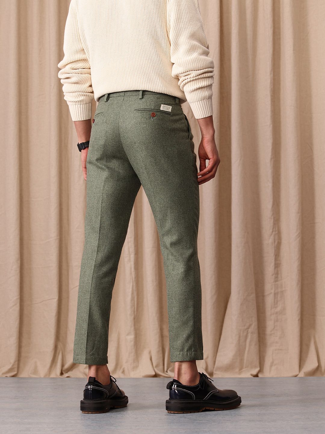 Mr Bowerbird Men Tailored Fit Textured Pleated Trousers