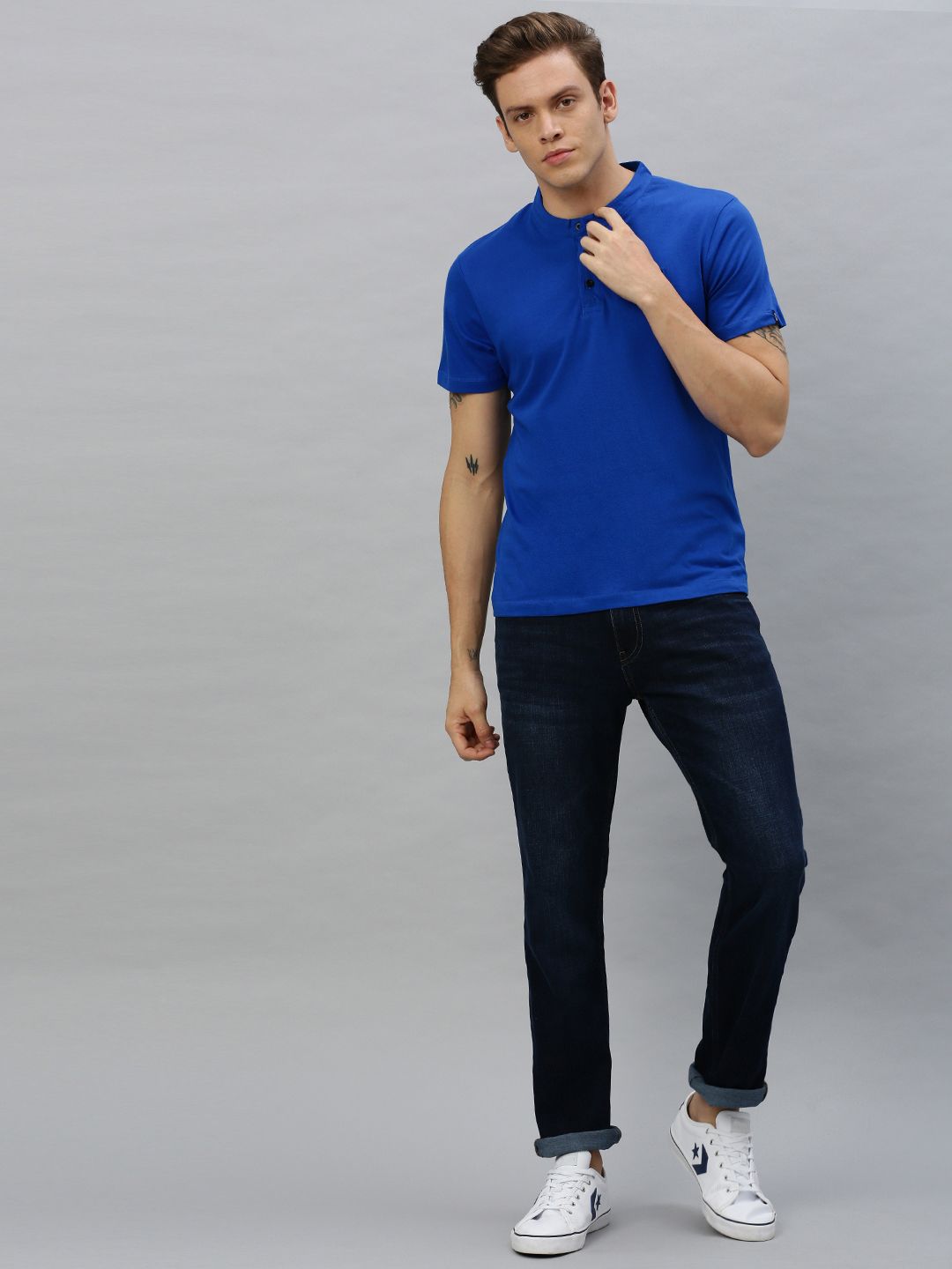 Urbano Fashion Men Blue Solid Mandarin Collar T-shirt