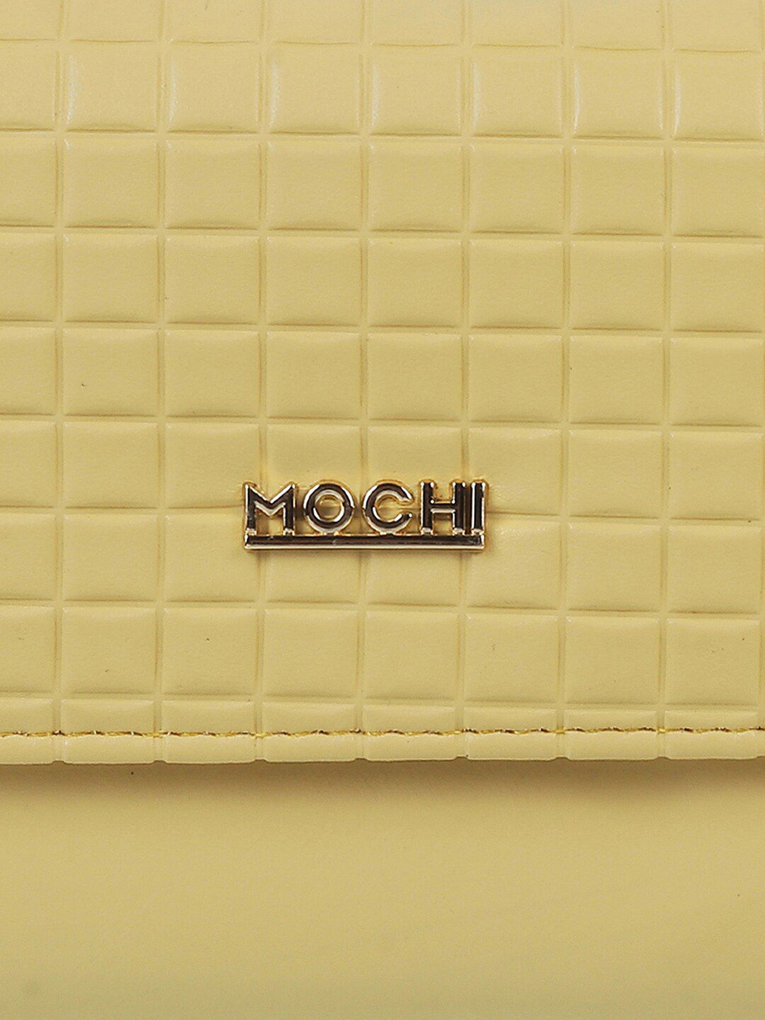 Mochi Women Textured Envelope