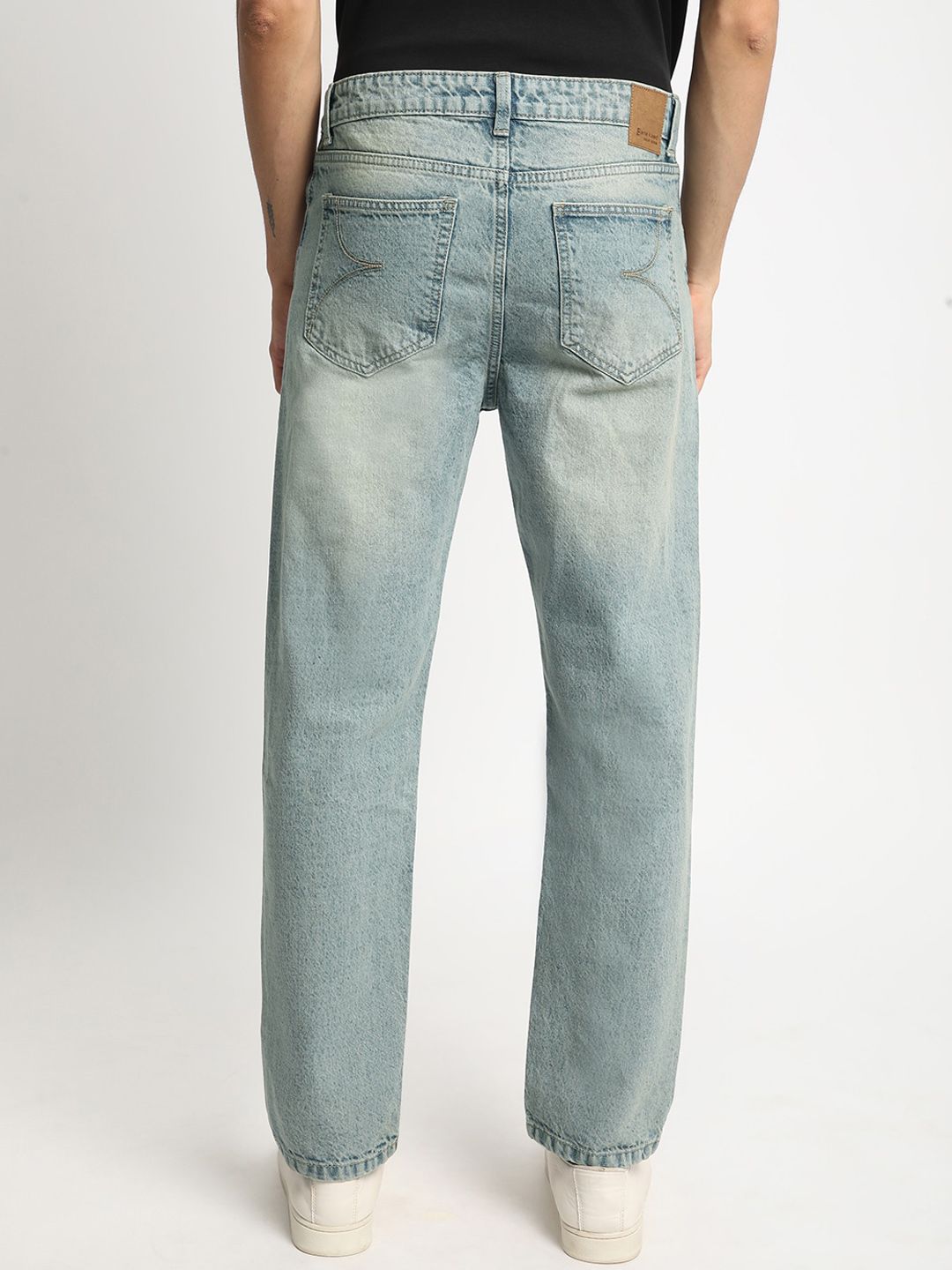 Bene Kleed Men Relaxed Fit Clean Look Heavy Fade Whiskers Pure Cotton Tinted Jeans