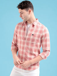 The Indian Garage Co Men Coral Pink & Off-White Cotton Smart Fit Checked Casual Shirt