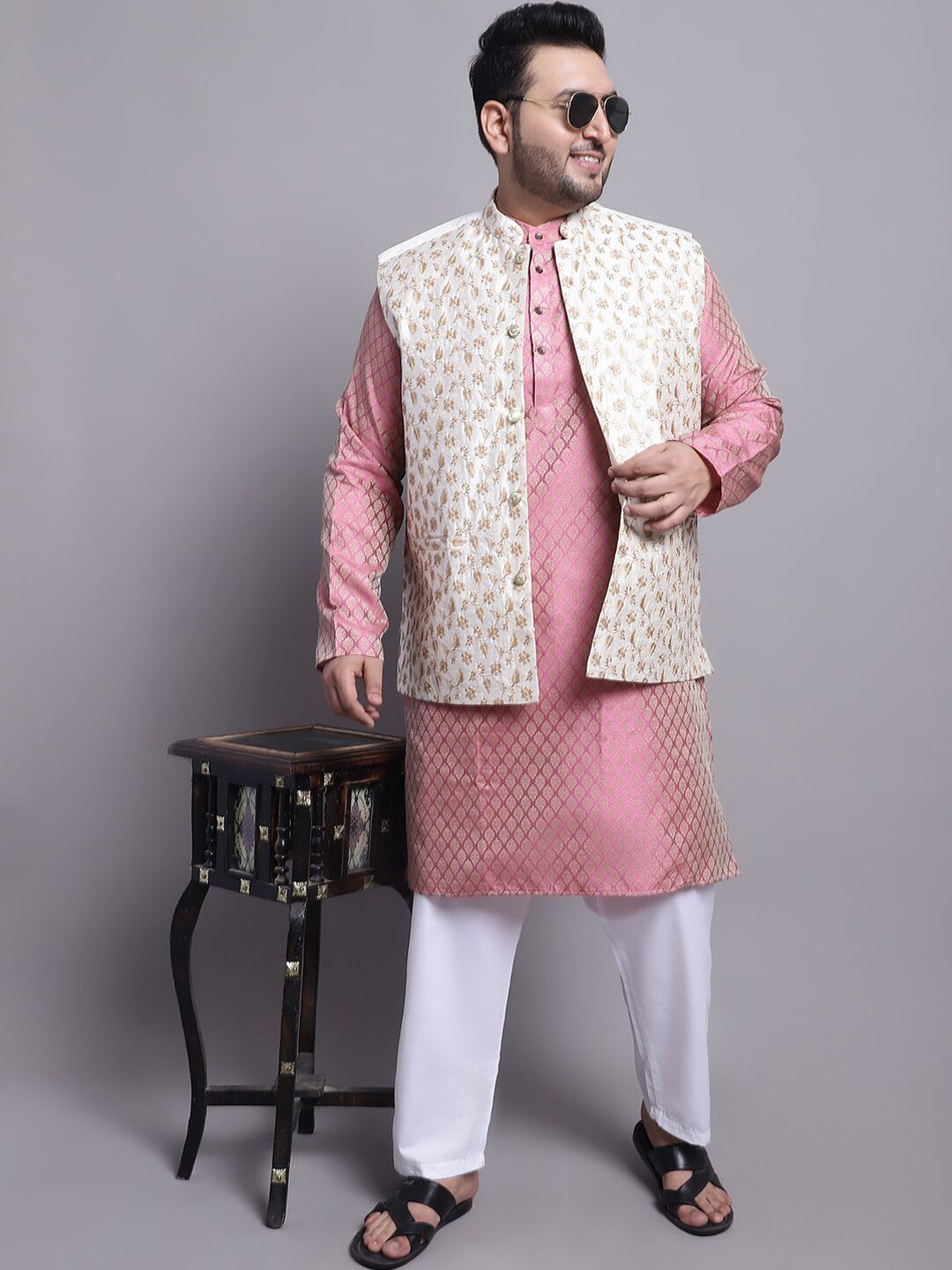 SOJANYA PLUS Ethnic Motifs Woven Design Kurta With Pyjamas & Nehru Jacket