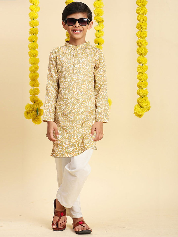 Cutiekins Boys Paisley Printed Mandarin Collar Straight Kurta with Pyjamas