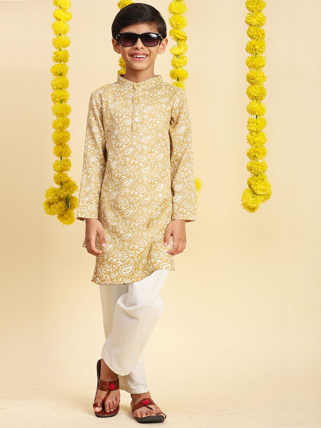 Cutiekins Boys Paisley Printed Mandarin Collar Straight Kurta with Pyjamas