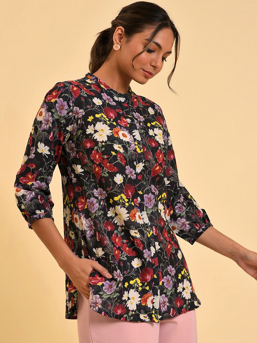 W Black & Red Floral Printed Mandarin Collar Shirt Style Top