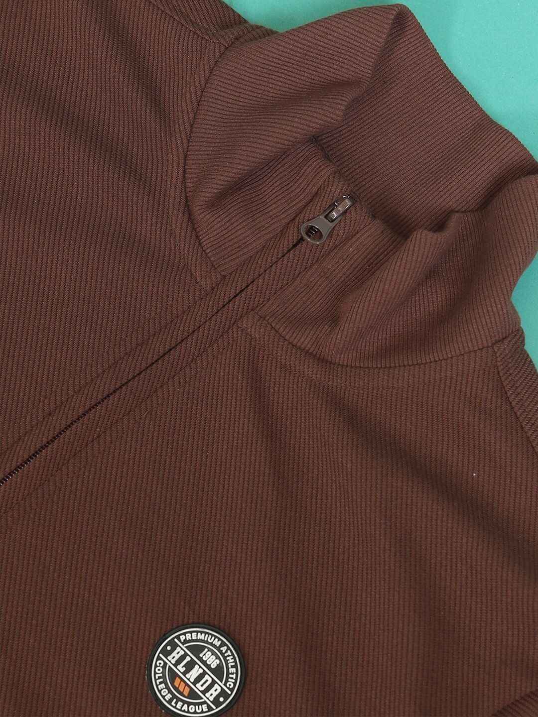 HIGHLANDER High Neck Sweatshirt