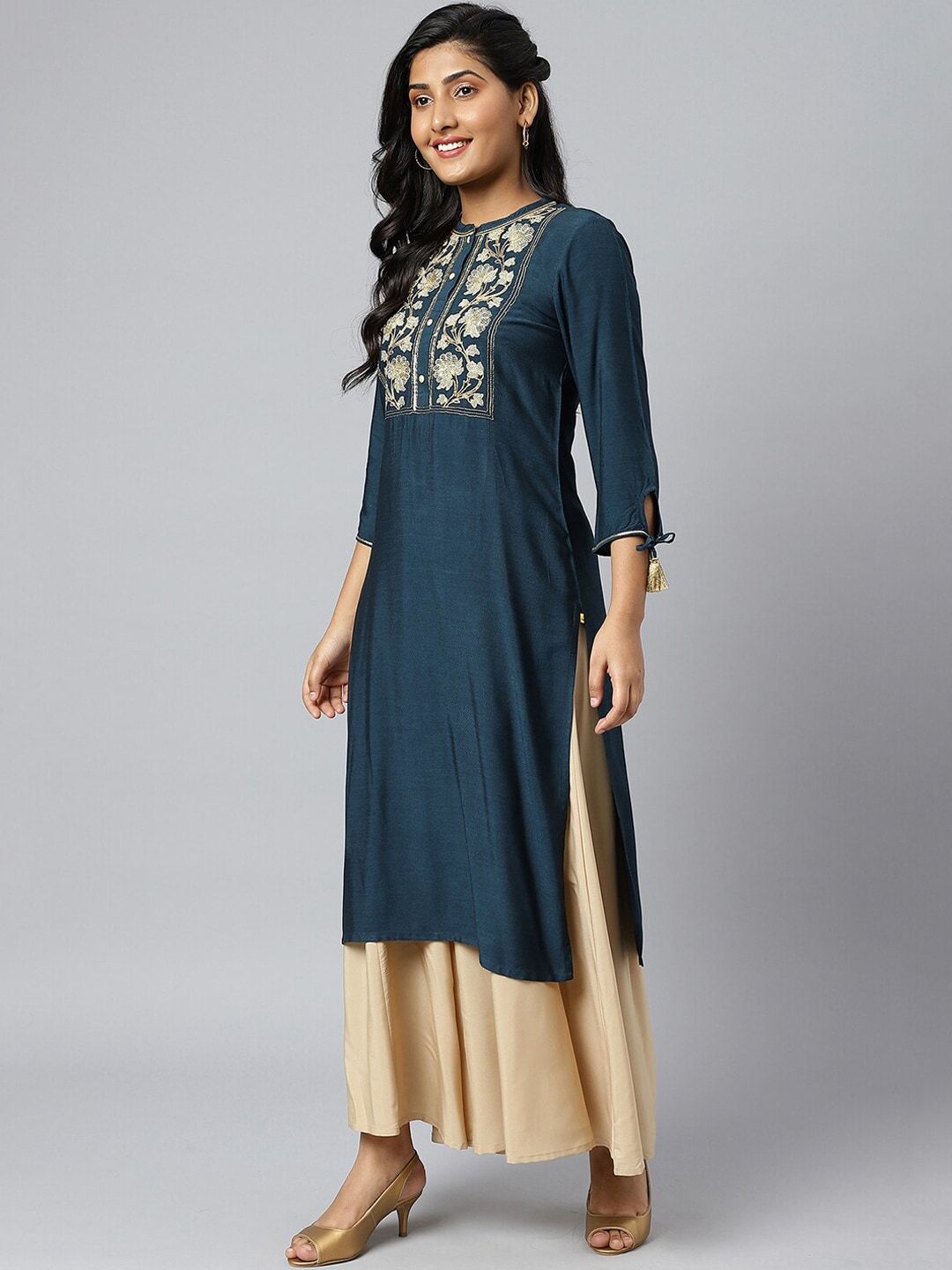 AURELIA Women Teal & Gold-Toned Yoke Design Thread Work Kurta
