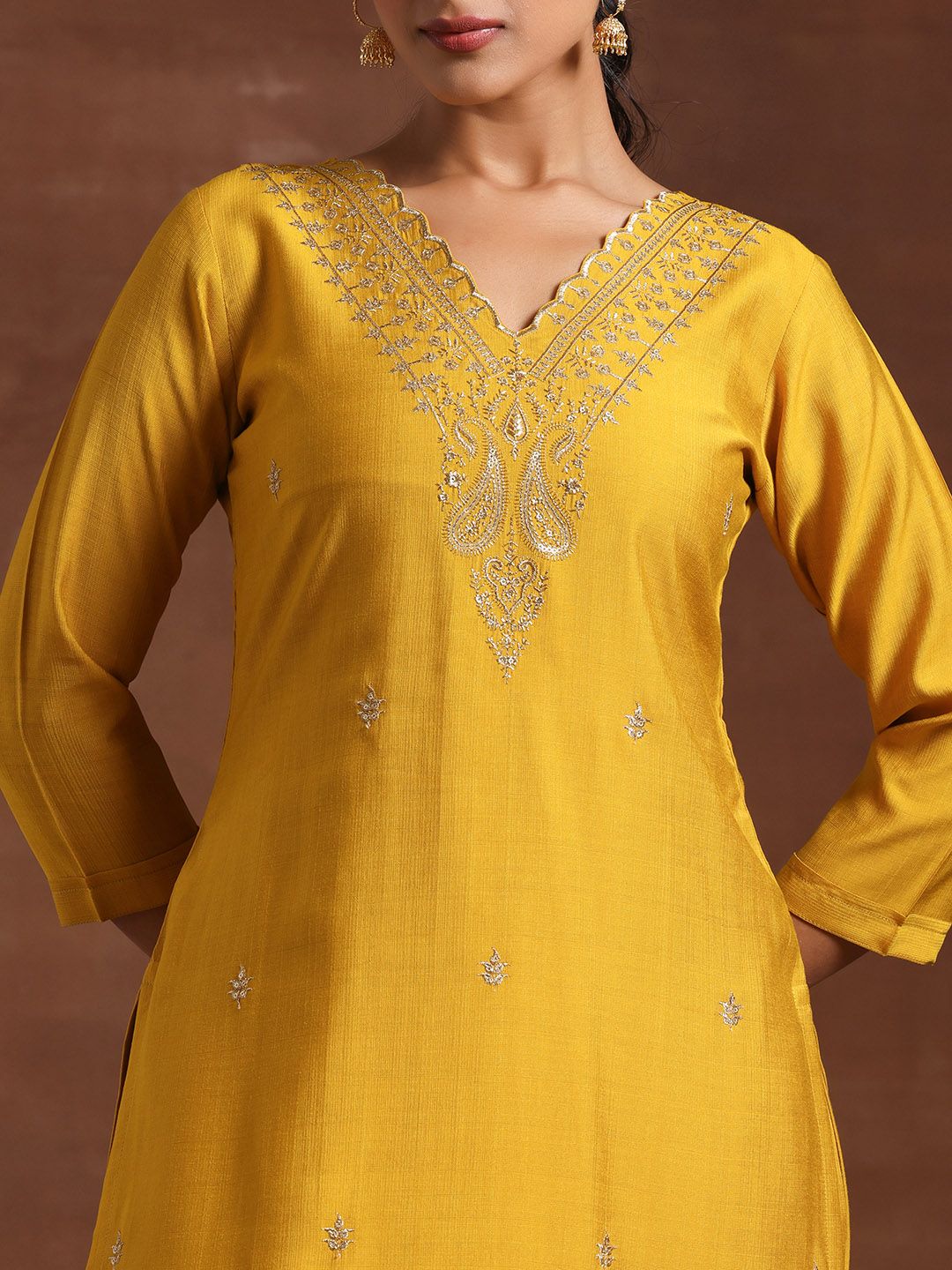 Libas Ethnic Motifs Embroidered V-Neck Three-Quarter Sleeves Kurta Set