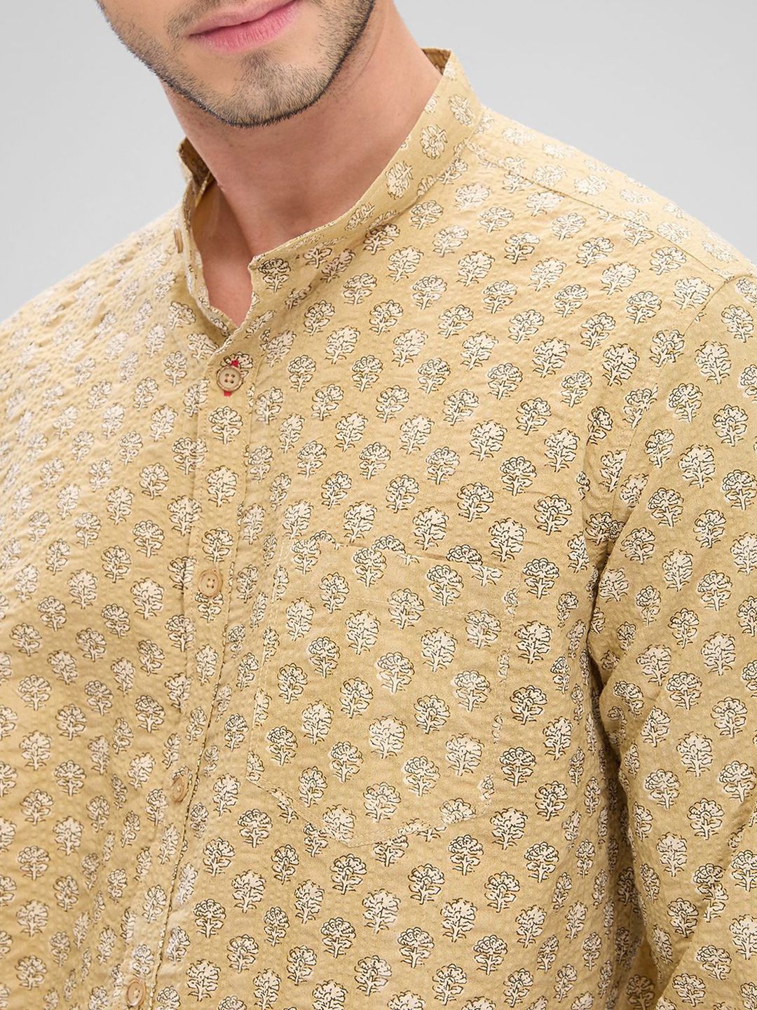 SPYKAR Men Slim Fit Floral Printed Opaque Mandarin Collar Casual Shirt