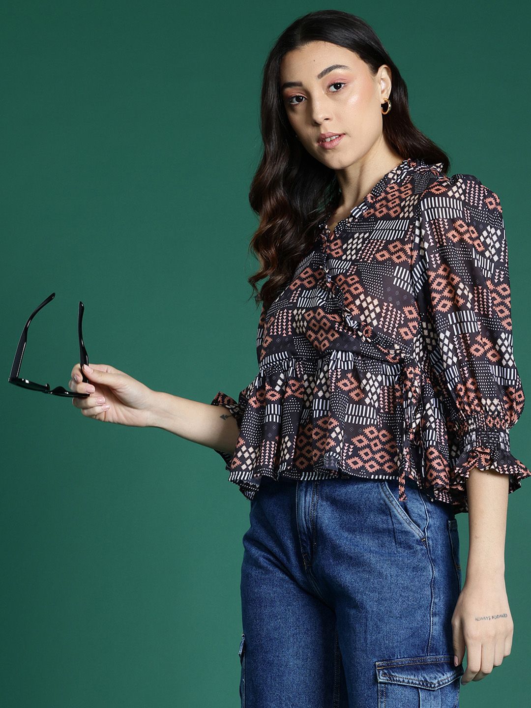 DressBerry Geometric Print Puff Sleeve Wrap Top