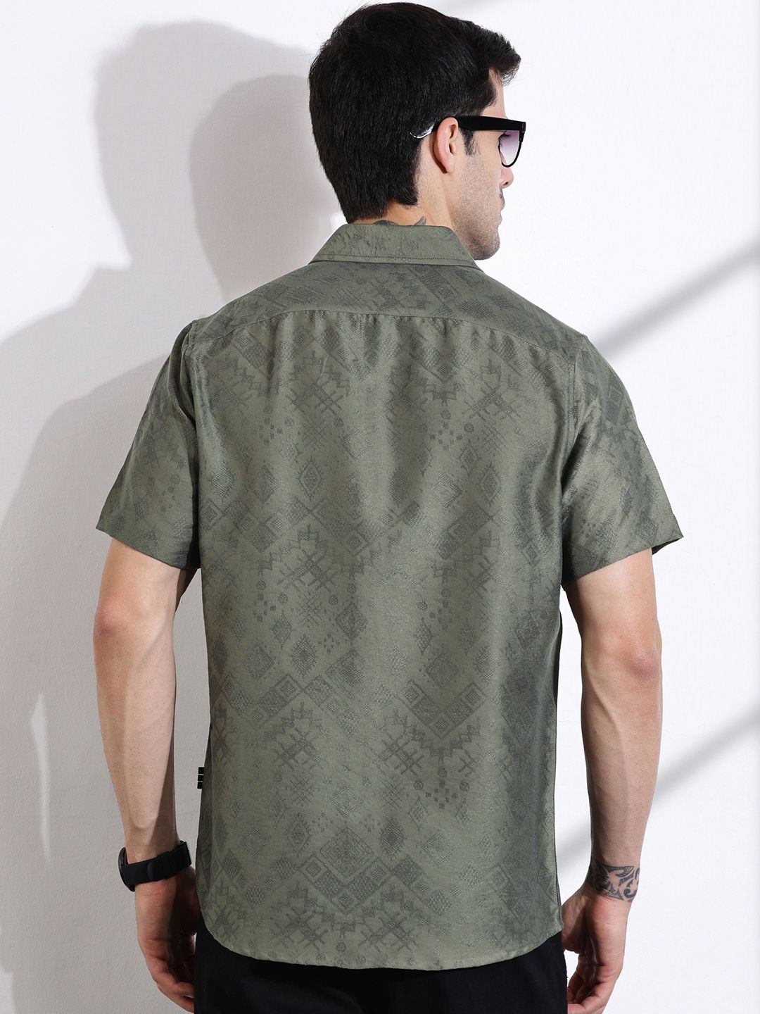 Thomas Scott Men Smart Slim Fit Cutaway Collar Geometric Printed Casual Shirt