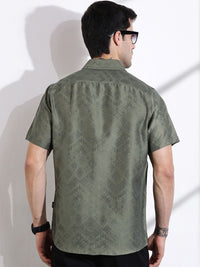 Thomas Scott Men Smart Slim Fit Cutaway Collar Geometric Printed Casual Shirt