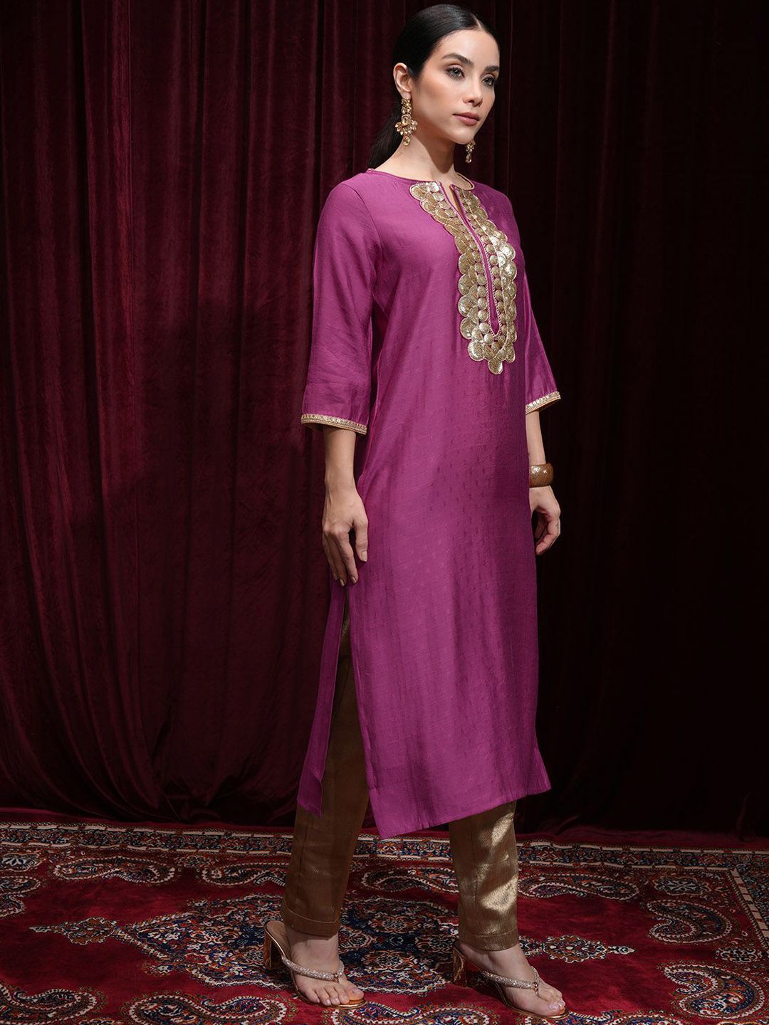 Vishudh Sequinned Embellished Straight Kurta