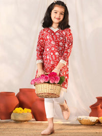 VASTRAMAY Girls Floral Printed V-Neck Regular Sleeves Pure Cotton Kurta Set