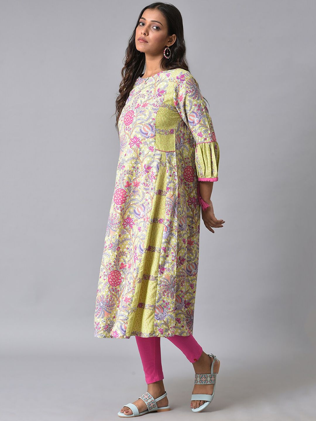 W Puff Sleeves Floral Printed Pleated Anarkali Kurta With Leggings