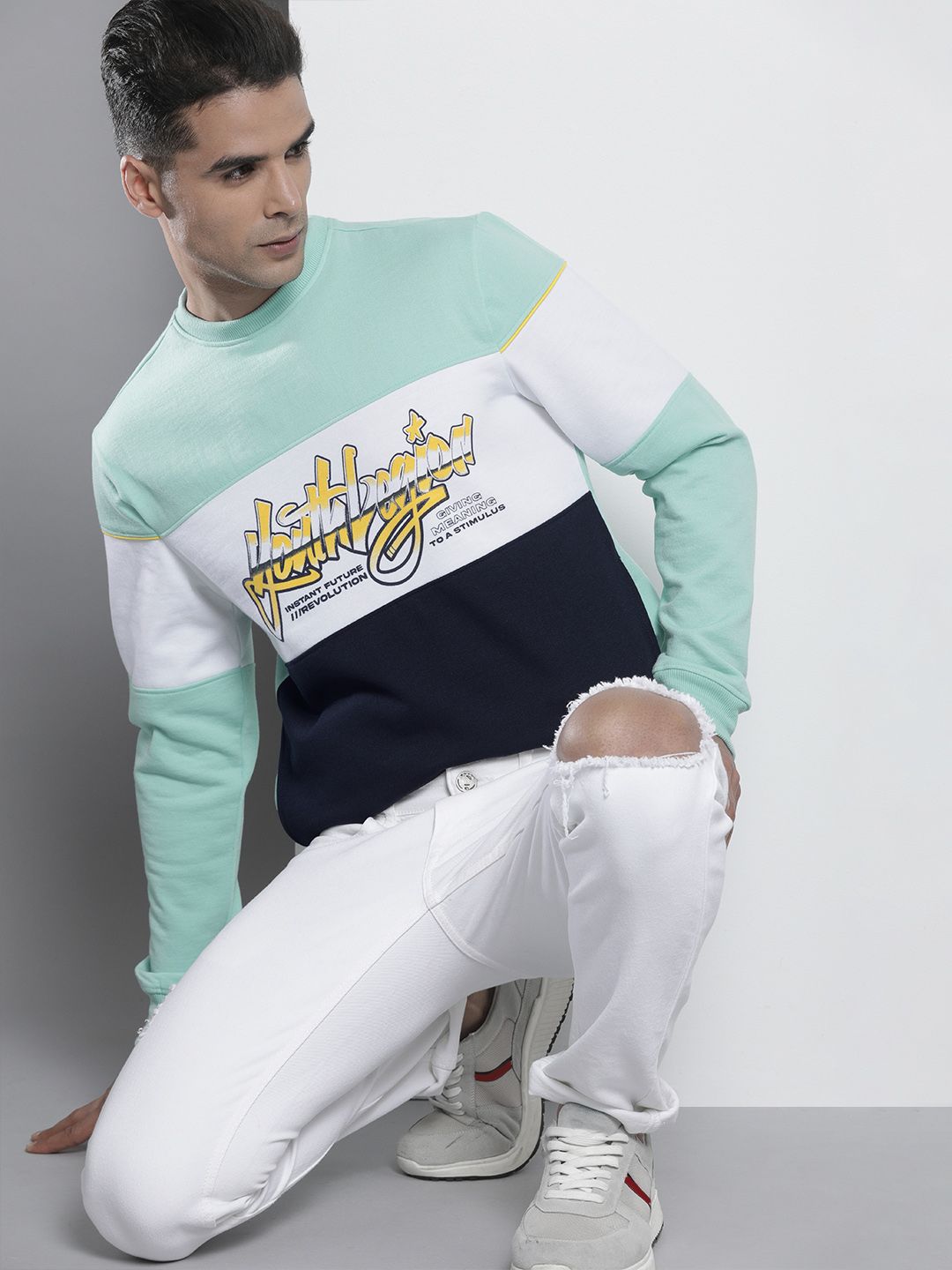 The Indian Garage Co Men Green Printed Sweatshirt