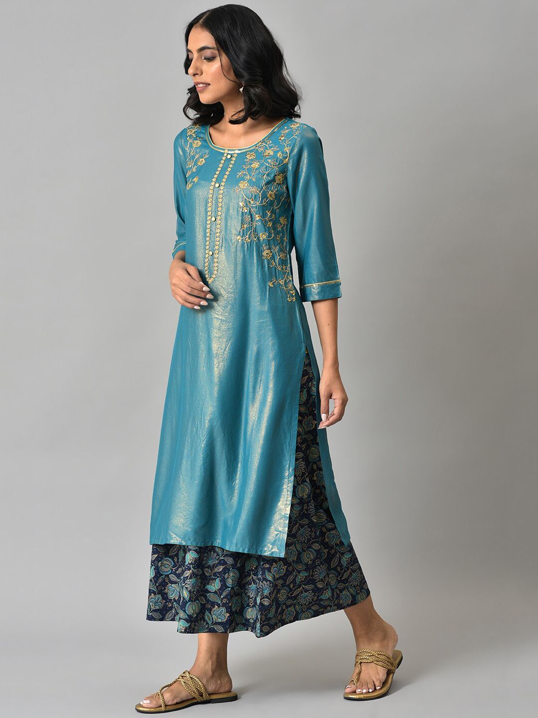 Aurelia Women Blue Zari Embroidered Kurta with Printed Culottes