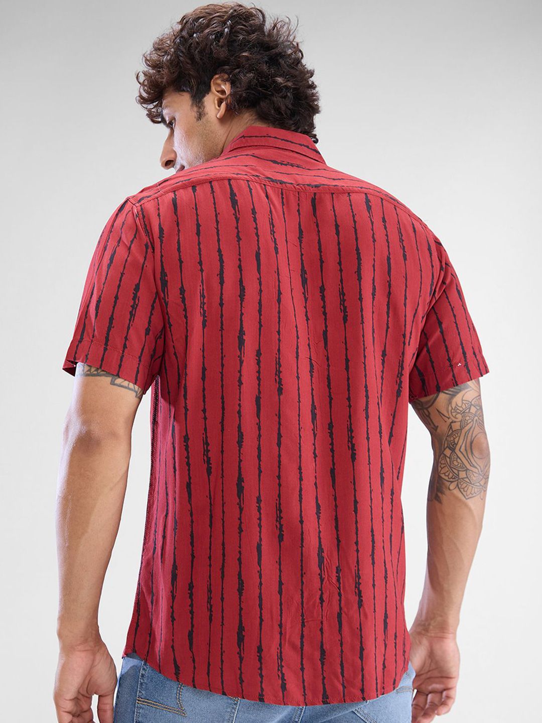 SPYKAR Men Slim Fit Opaque Striped Spread Collar Casual Shirt