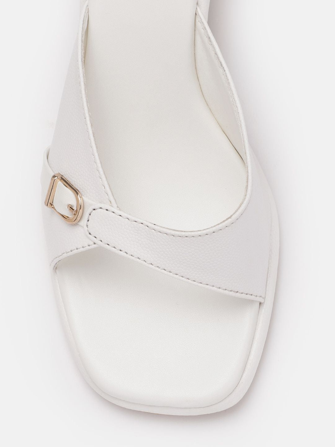 Lino Perros Buckle Detail Slim Heel