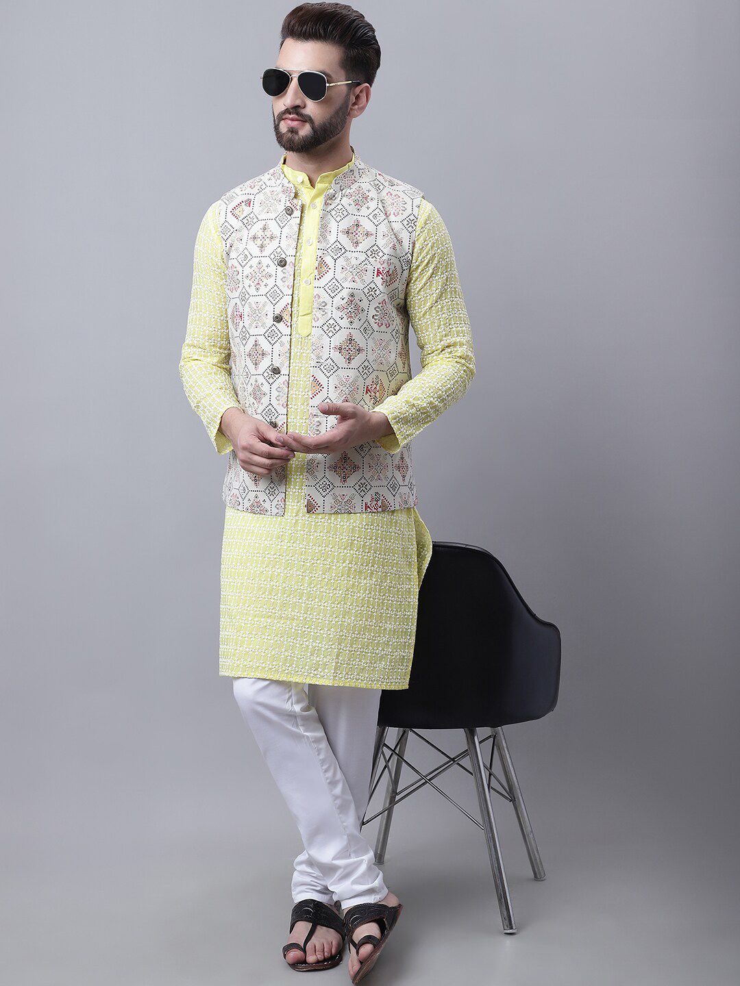 SOJANYA Men Ethnic Motifs Embroidered Pure Cotton Kurta With Pyjamas & Nehru Jacket