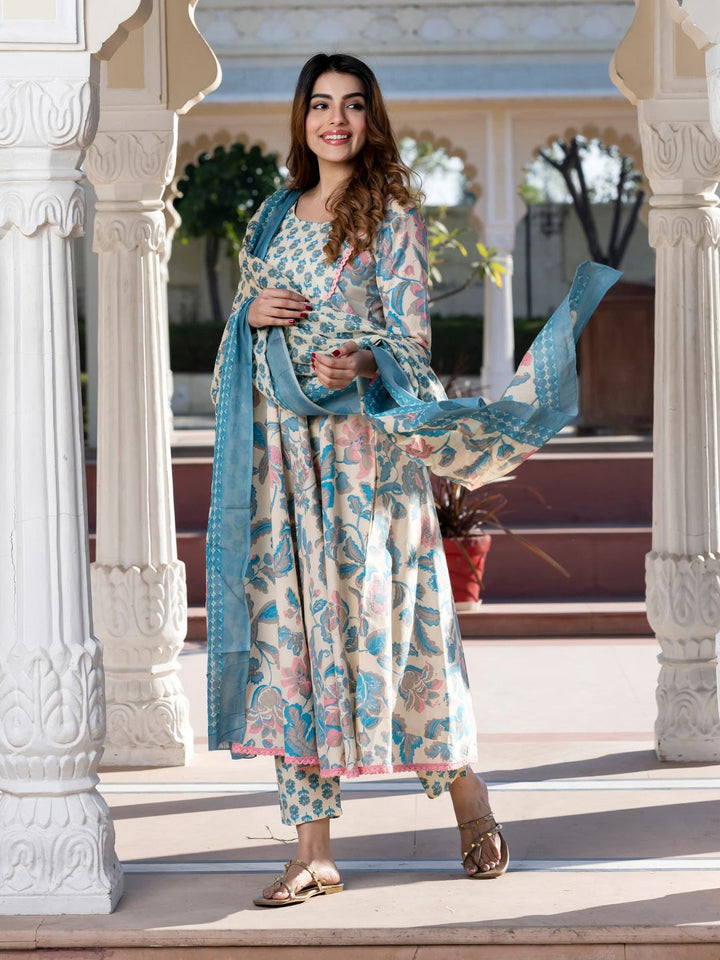 Kalini Floral Printed Neck Cotton Pure Anarkali Kurta dengan Seluar & Dupatta