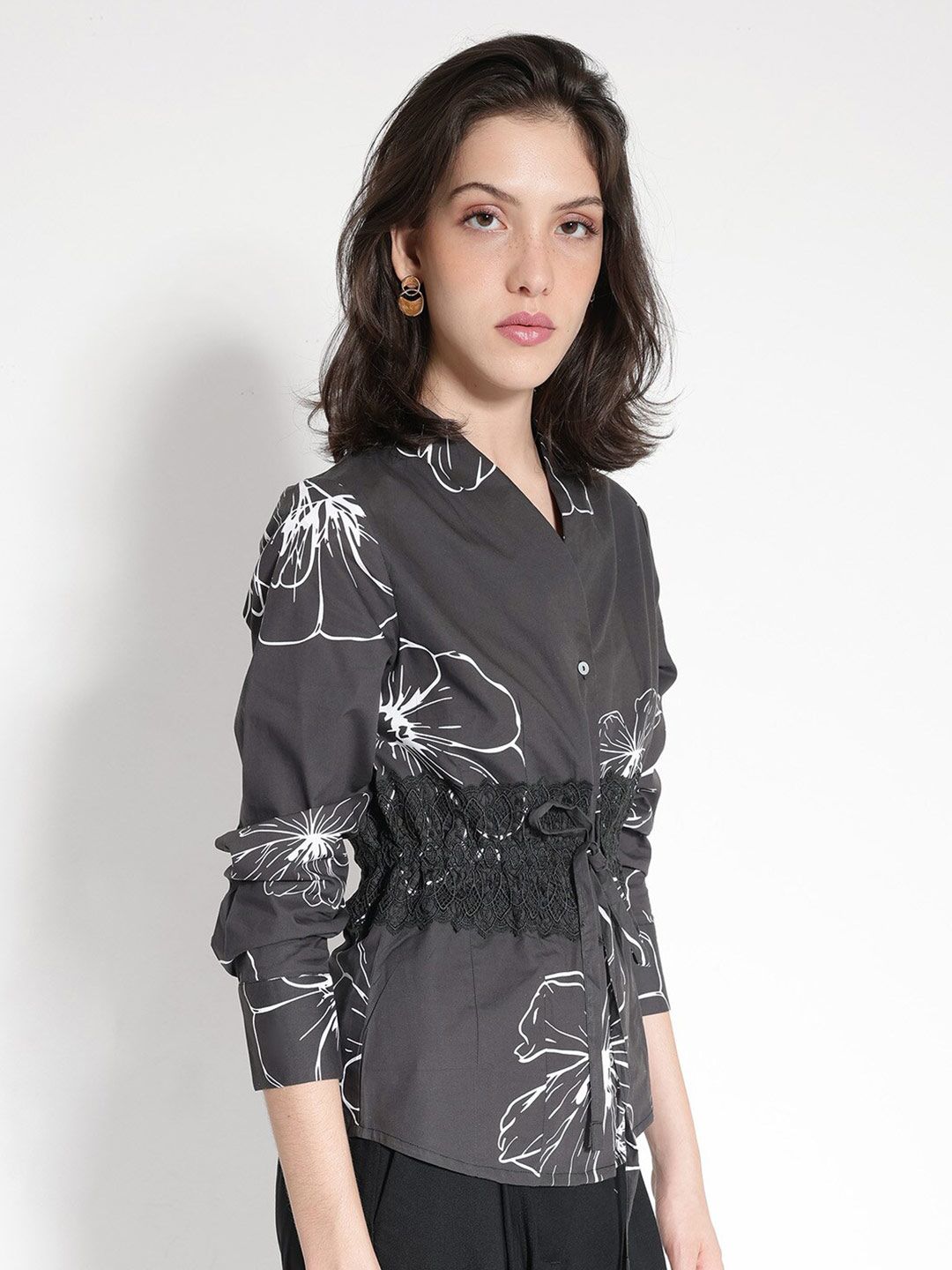 RAREISM Floral Printed Three-Quarter Sleeves V-Neck Cotton Top