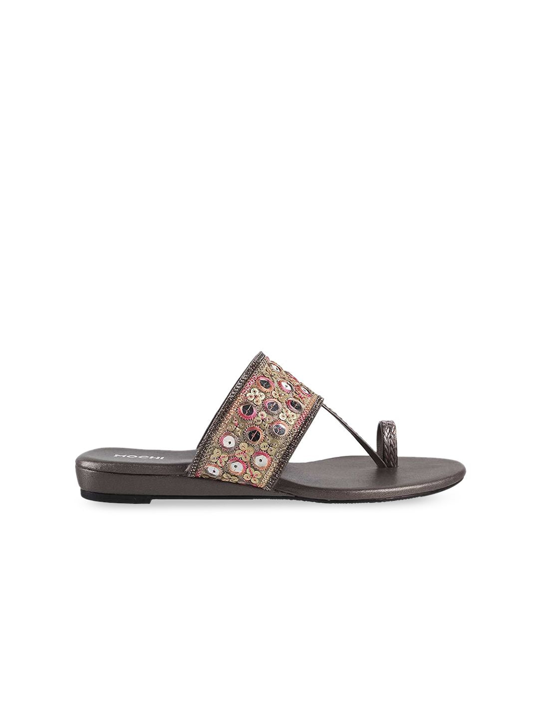 Mochi Women Ethnic Embellished One Toe Flats