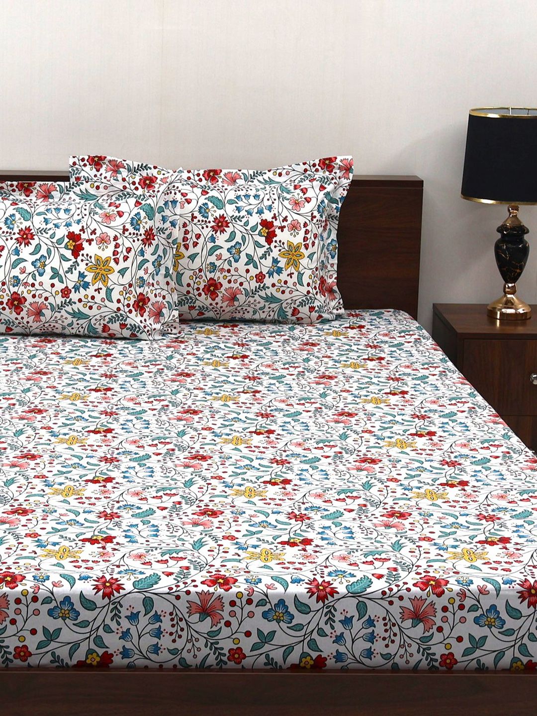 BOMBAY DYEING Cardinal Red Floral Printed Cotton 120 TC Queen Bedsheet Set 2.54 x 2.24m