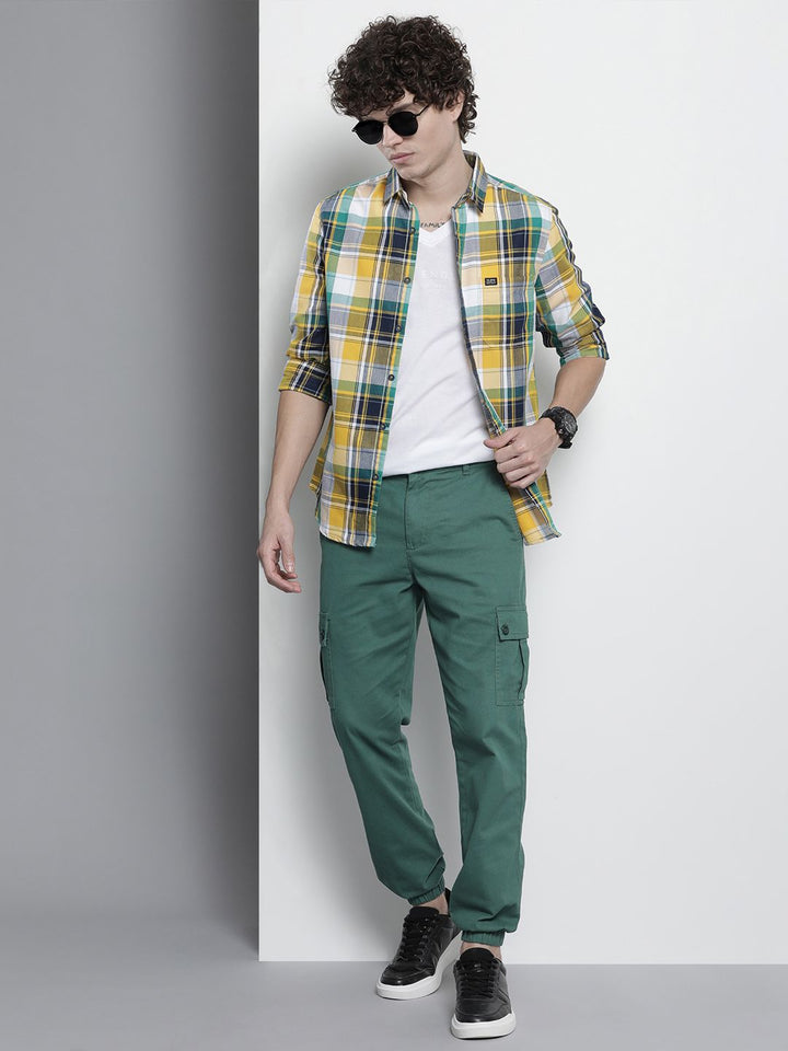The Indian Garage Co Men Green Slim Fit Cargos Trousers