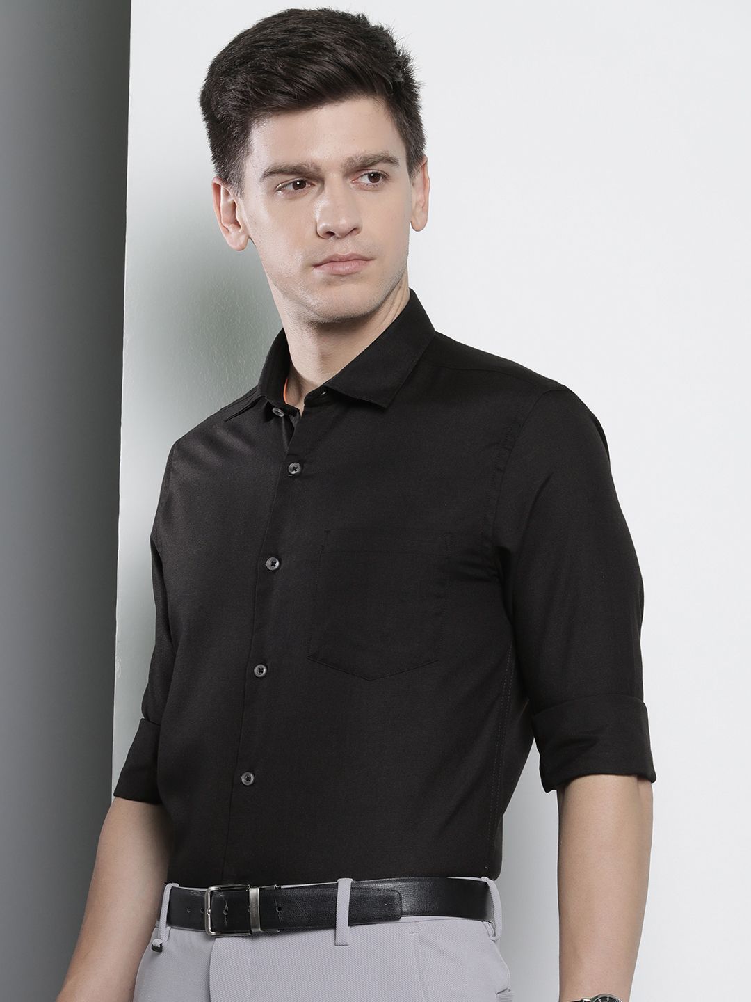 The Indian Garage Co. X Luxe Men Solid Slim Fit Opaque Formal Shirt