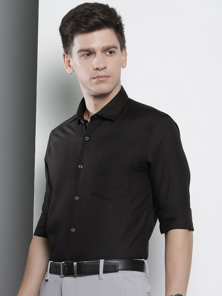 The Indian Garage Co. X Luxe Men Solid Slim Fit Opaque Formal Shirt