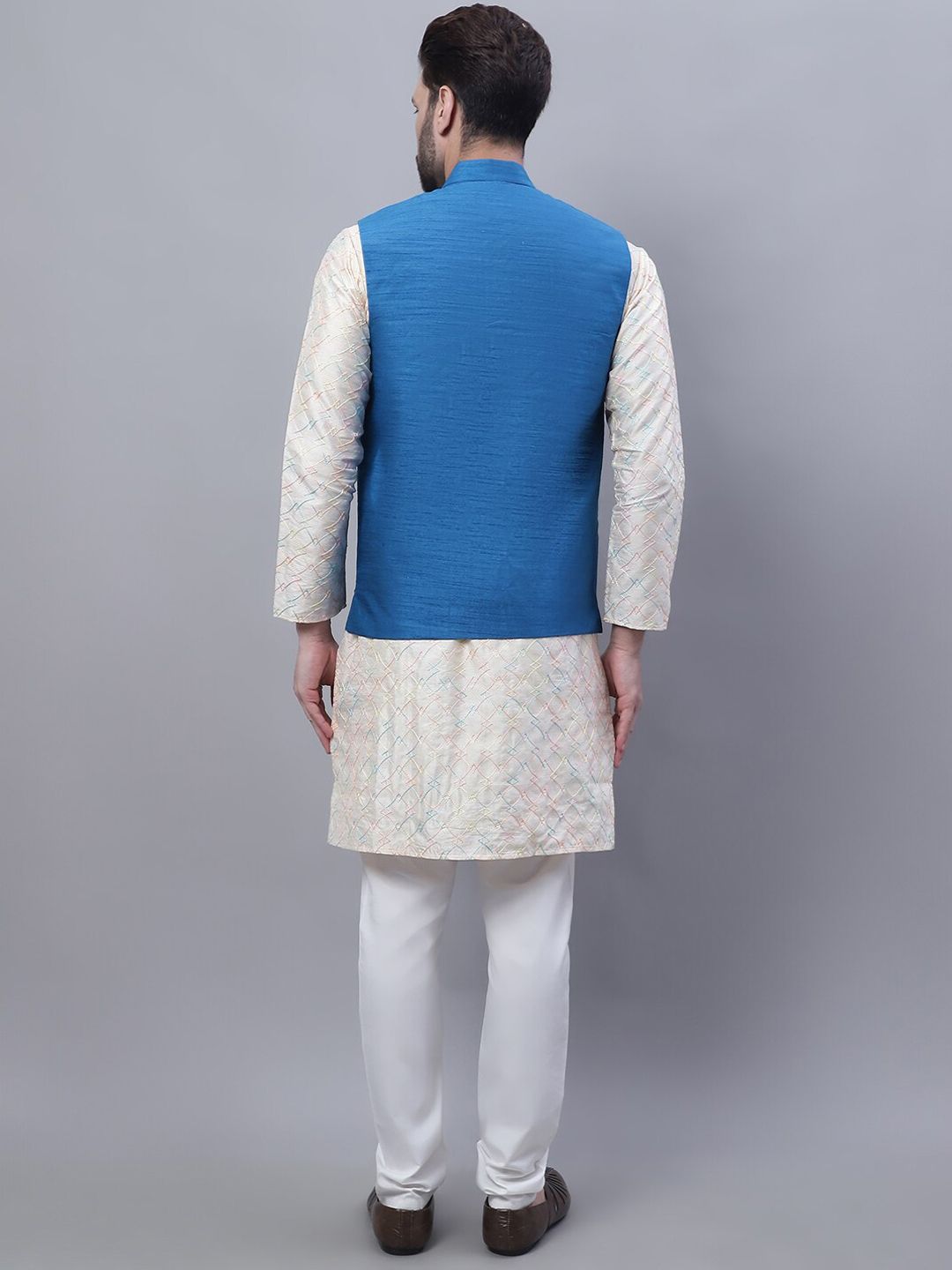 SOJANYA Sulam Kurta Lurus Dengan Jaket Churidar Dan Nehru