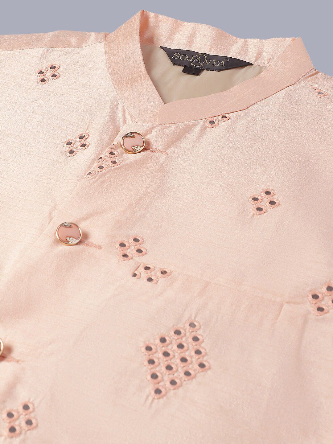SOJANYA Kurta Labuci Sulam Leheriya dengan Jaket Churidar & Nahru