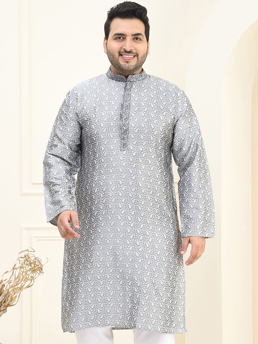 SOJANYA PLUS Men Grey & Off White Ethnic Motifs Embroidered Thread Work Kurta