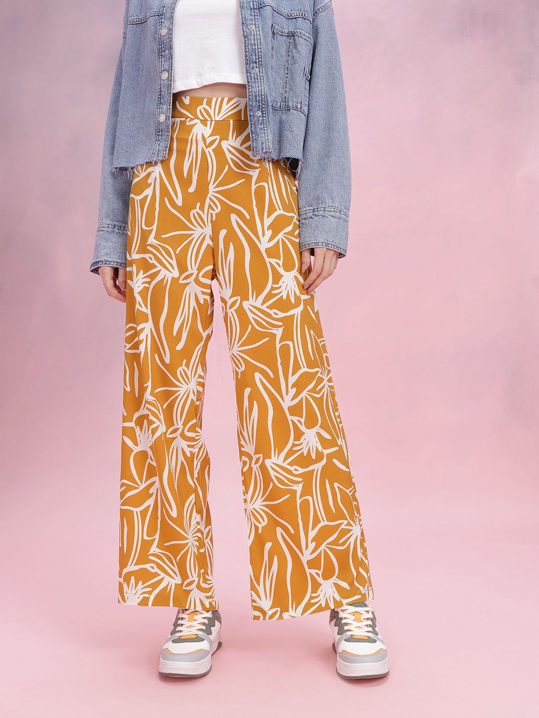DressBerry Women Floral Printed High-Rise Trousers