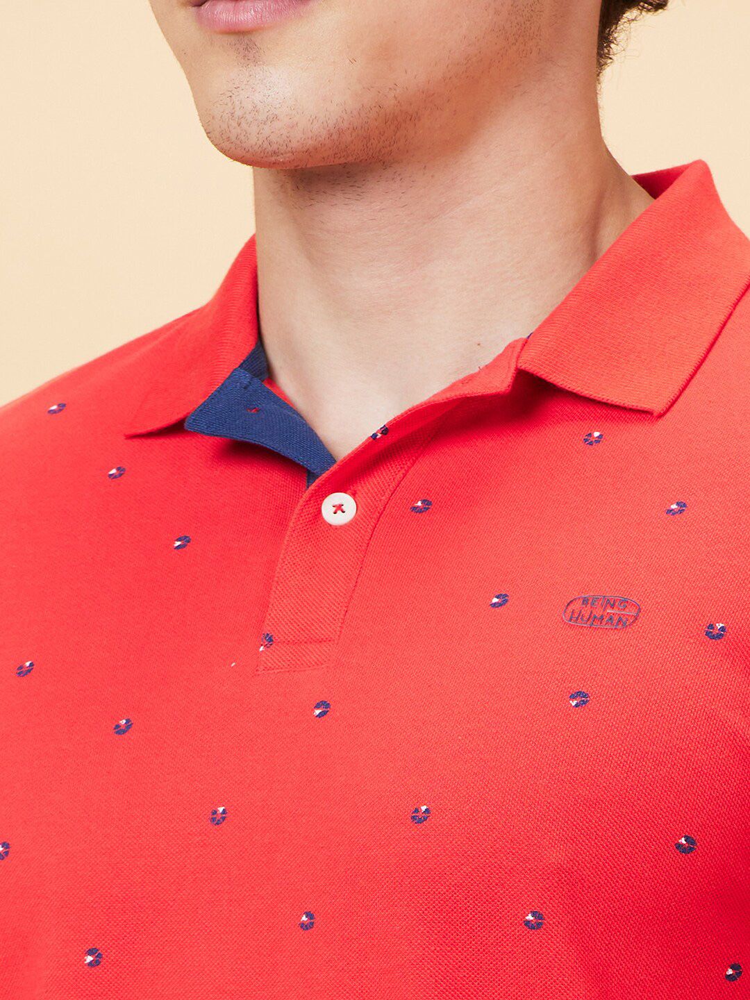 Menjadi t-shirt kolar polo cetak geometri manusia