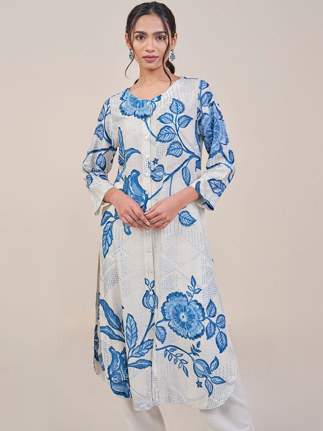 Global Desi Floral Printed Round Neck Straight Kurta
