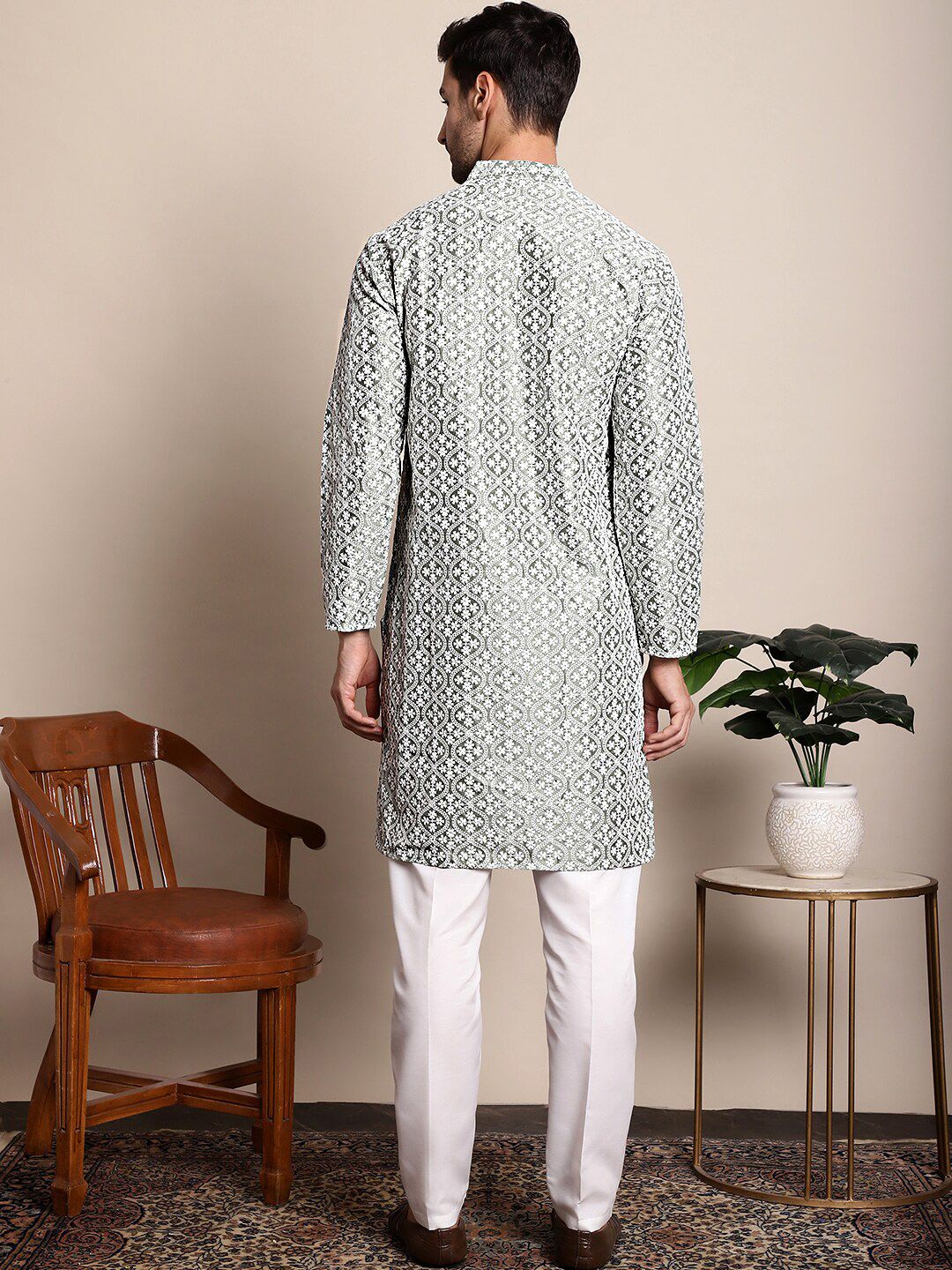 Anouk Green & White Floral Embroidered Chikankari Kurta With Pyjamas