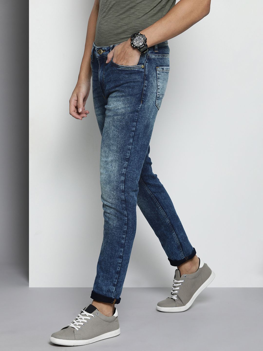 The Indian Garage Co Men Slim Fit Light Fade Stretchable Jeans