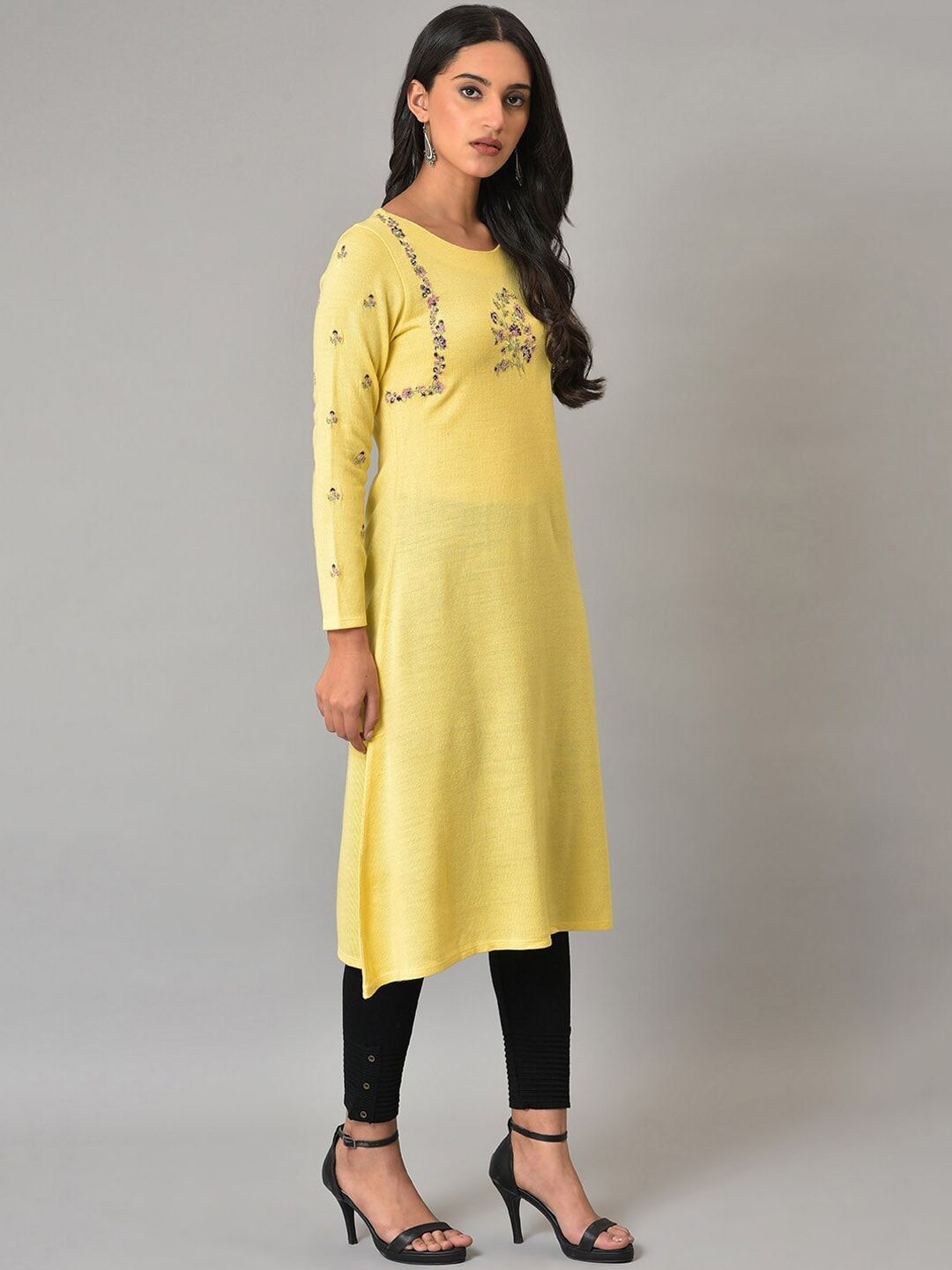 W Floral Embroidered Zardozi Acrylic Kurta