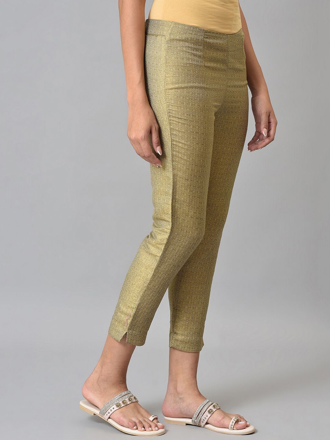 W Women Gold-Toned Woven Design Comfort Slim Fit Cropped Trousers