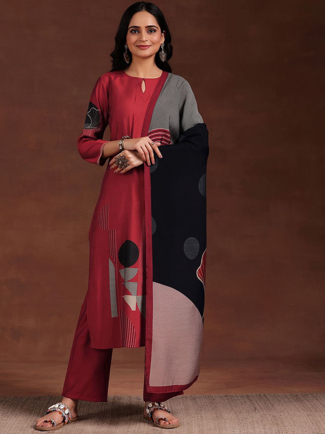 Libas Women Printed Regular Kurta with Trousers & With Dupatta