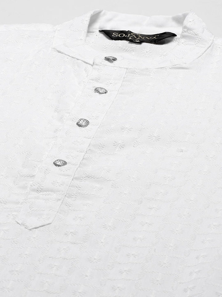 SOJANYA Lelaki Motif Etnik Putih Chikankari Kurta Kapas Tulen dengan Jaket Churidar & Nehru