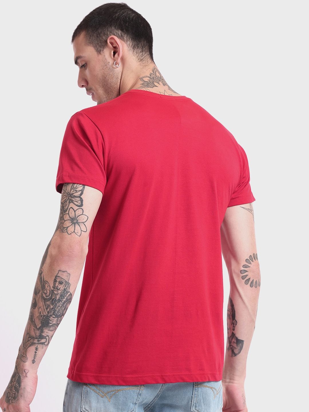 Bewakoof Men Red Solid Round Neck T-shirt